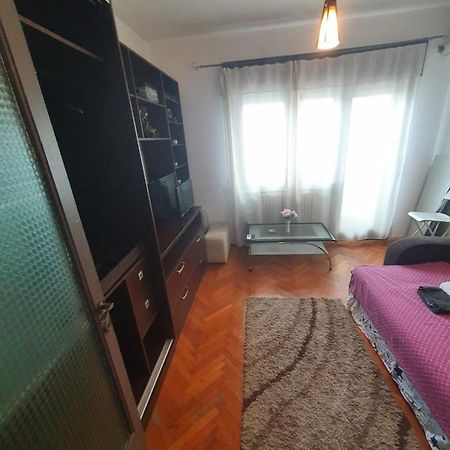 Cozy Studio In Center Bucharest Apartment Ngoại thất bức ảnh