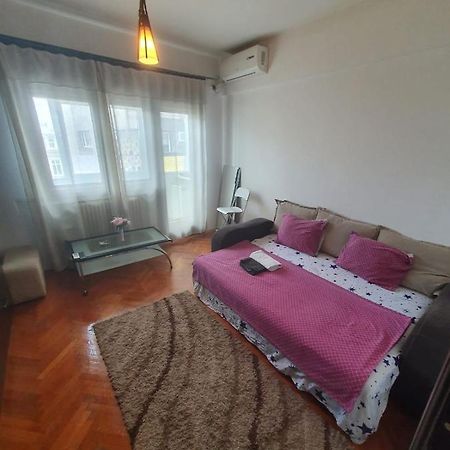 Cozy Studio In Center Bucharest Apartment Ngoại thất bức ảnh