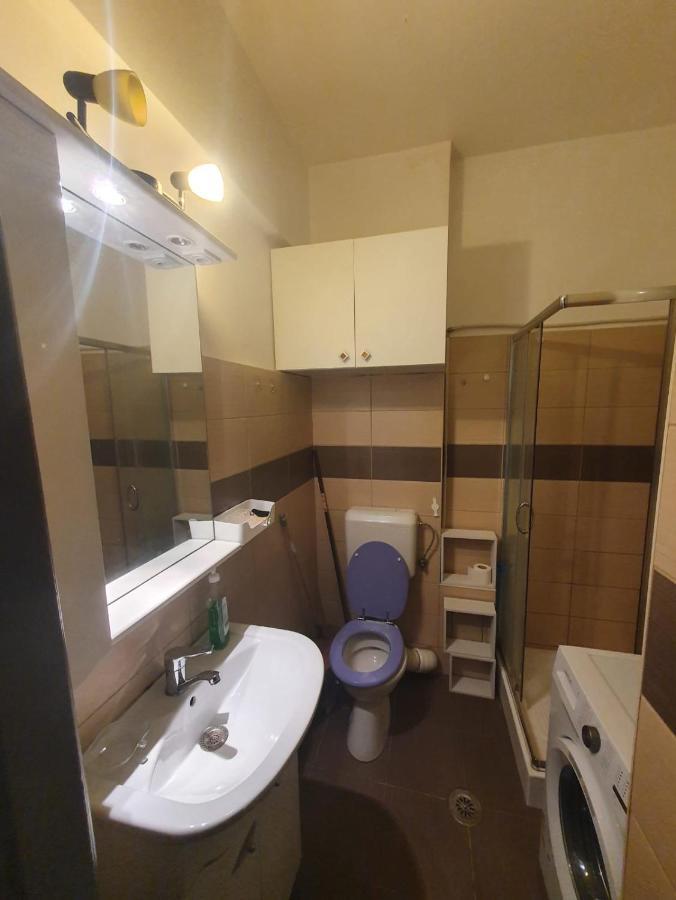 Cozy Studio In Center Bucharest Apartment Ngoại thất bức ảnh