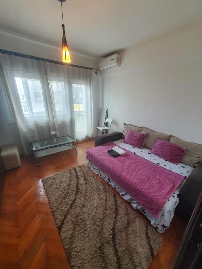 Cozy Studio In Center Bucharest Apartment Ngoại thất bức ảnh